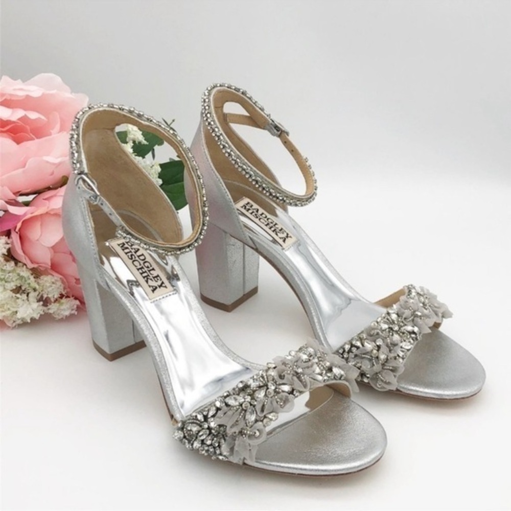 Badgley Mischka Finesse Ankle Strap Heel Silver Satin Size 9.5 Bridal